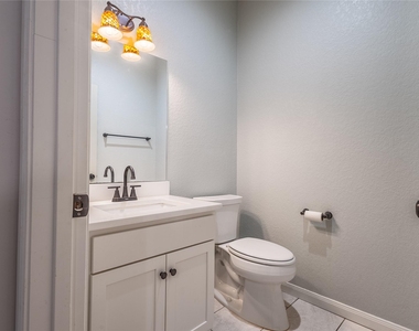 102 Elmwood Dr - Photo Thumbnail 13