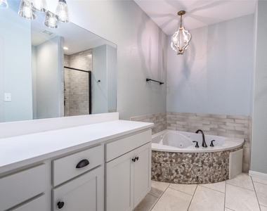 102 Elmwood Dr - Photo Thumbnail 9