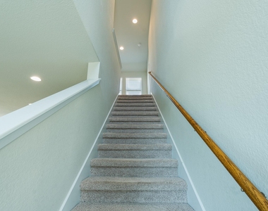236 Blue Agate Ct - Photo Thumbnail 10