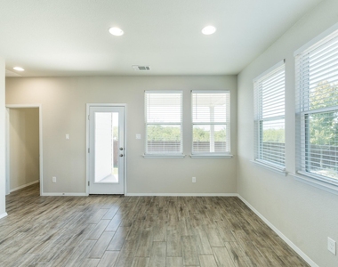 236 Blue Agate Ct - Photo Thumbnail 8