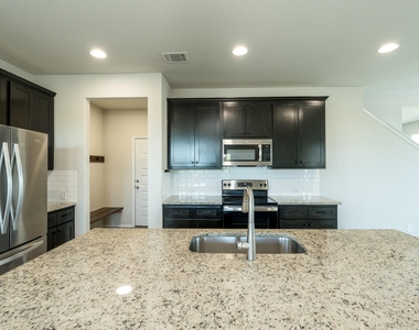 236 Blue Agate Ct - Photo Thumbnail 7