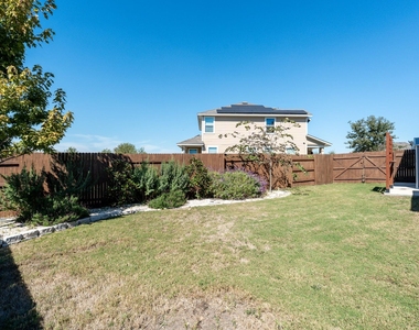 236 Blue Agate Ct - Photo Thumbnail 19