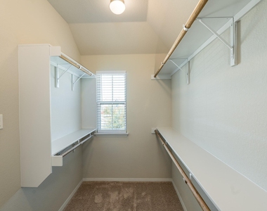 236 Blue Agate Ct - Photo Thumbnail 13