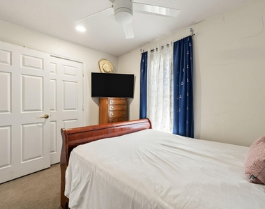 309 E Parsons St - Photo Thumbnail 18