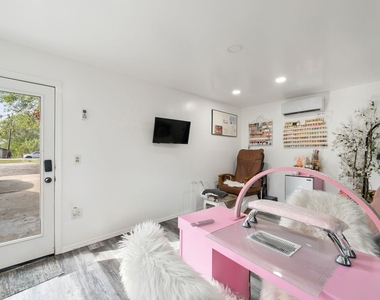 309 E Parsons St - Photo Thumbnail 24
