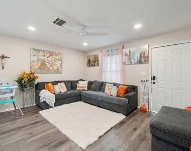 309 E Parsons St - Photo Thumbnail 10
