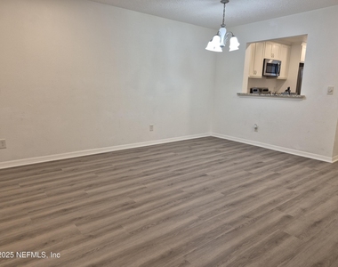 85 Debarry Avenue - Photo Thumbnail 11