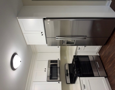 2690 Crosscreek Court - Photo Thumbnail 3
