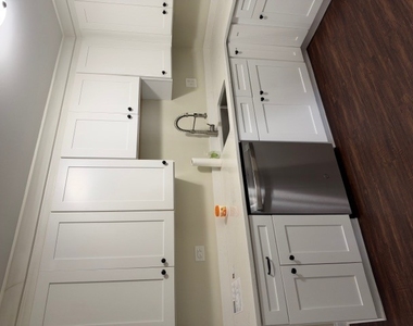 2690 Crosscreek Court - Photo Thumbnail 4