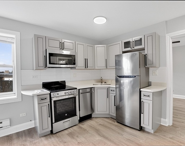 7710 N Sheridan Road - Photo Thumbnail 4