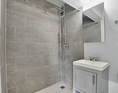 7710 N Sheridan Road - Photo Thumbnail 7