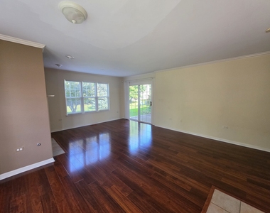 2911 Bartlett Court - Photo Thumbnail 3