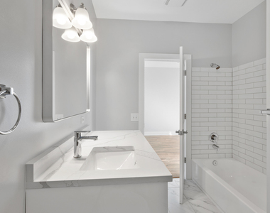 1625 W Howard Avenue - Photo Thumbnail 9