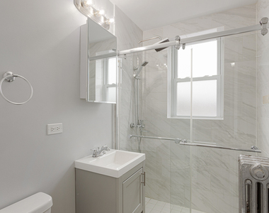1521 W Sherwin Avenue - Photo Thumbnail 6