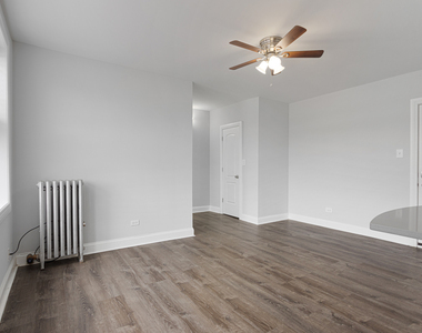 1521 W Sherwin Avenue - Photo Thumbnail 5