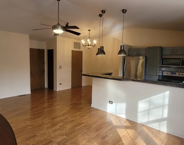 156 W Golf Road - Photo Thumbnail 4
