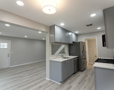 360 Farmingdale Circle - Photo Thumbnail 4