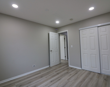 360 Farmingdale Circle - Photo Thumbnail 5