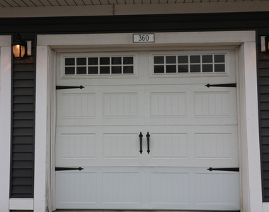 360 Farmingdale Circle - Photo Thumbnail 16