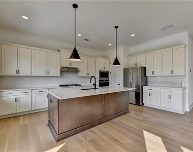 1205 Westshore Drive - Photo Thumbnail 12
