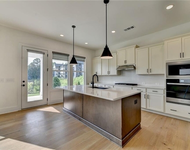 1205 Westshore Drive - Photo Thumbnail 11