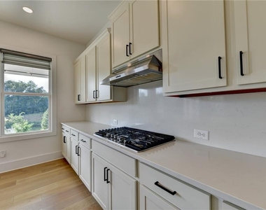 1205 Westshore Drive - Photo Thumbnail 13