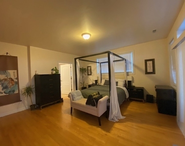 2000 W Warren Boulevard - Photo Thumbnail 8