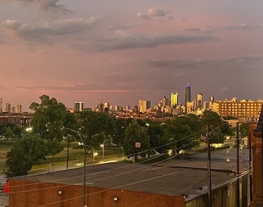 2000 W Warren Boulevard - Photo Thumbnail 1