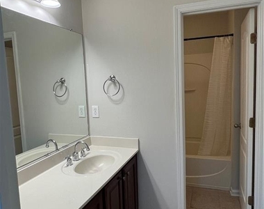 3380 Archgate Ct - Photo Thumbnail 7