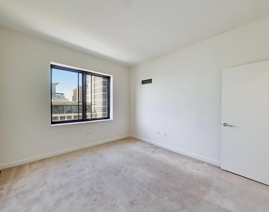 1322 S Prairie Avenue - Photo Thumbnail 9