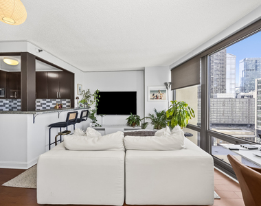 440 N Wabash Avenue - Photo Thumbnail 1