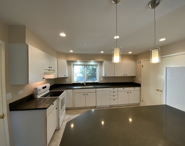 7440 W Everell Avenue - Photo Thumbnail 8