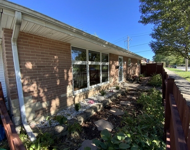 7440 W Everell Avenue - Photo Thumbnail 3