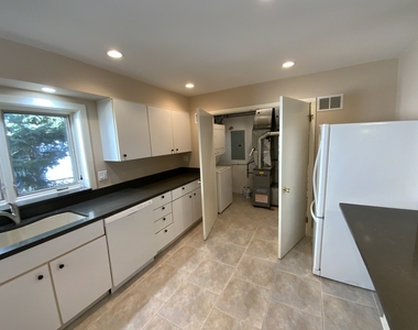 7440 W Everell Avenue - Photo Thumbnail 9