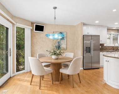 2059 Sheridan Road - Photo Thumbnail 7