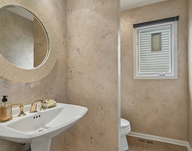 2059 Sheridan Road - Photo Thumbnail 11