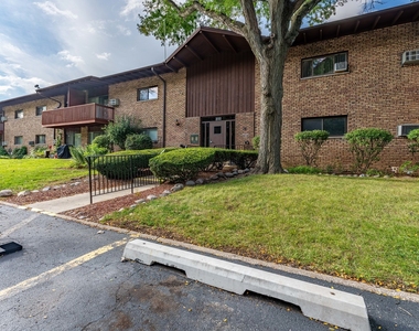 200 Willow Lane - Photo Thumbnail 1