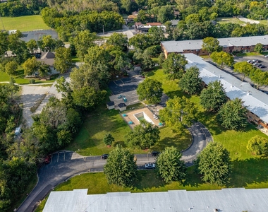 200 Willow Lane - Photo Thumbnail 25