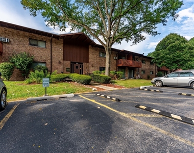200 Willow Lane - Photo Thumbnail 2