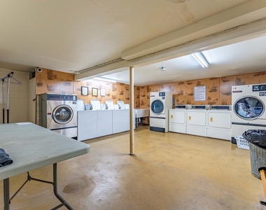 200 Willow Lane - Photo Thumbnail 18
