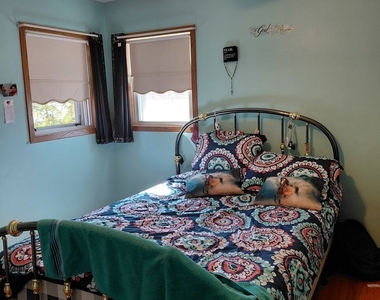5829 W 63rd Place - Photo Thumbnail 7