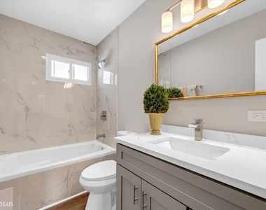 28069 N Lake Drive - Photo Thumbnail 18