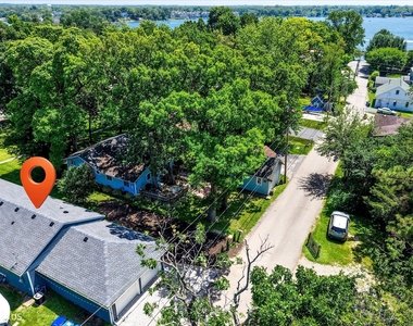 28069 N Lake Drive - Photo Thumbnail 32