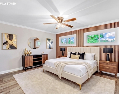 28069 N Lake Drive - Photo Thumbnail 16