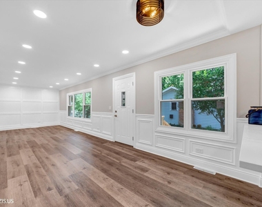 28069 N Lake Drive - Photo Thumbnail 2