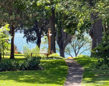 28069 N Lake Drive - Photo Thumbnail 31