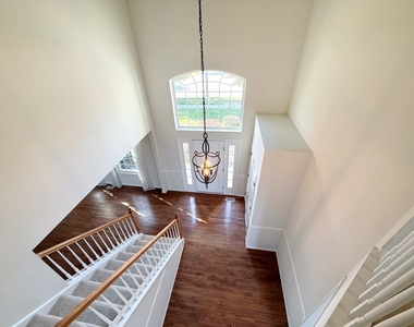 206 Chapin Way - Photo Thumbnail 4