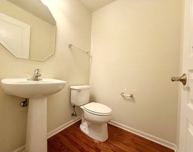 206 Chapin Way - Photo Thumbnail 11