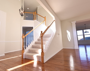 206 Chapin Way - Photo Thumbnail 3