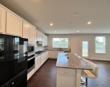 3607 Ambrosia Drive - Photo Thumbnail 3